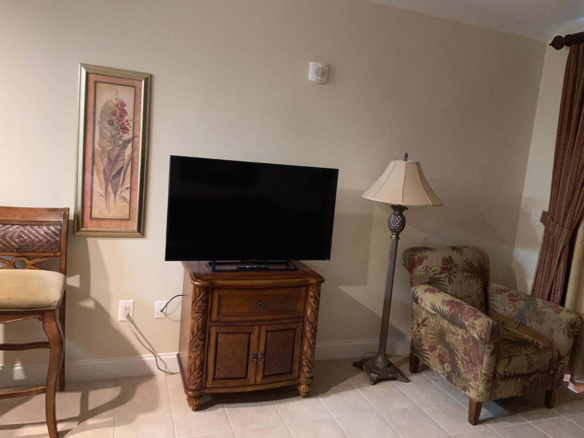 Disney Just 1 And A Quarter Mile Away, Blue Heron 1 Room 2 Bath,Amenities,6 Guests, Walk To Restaurants, No Fees At Check In 奥兰多 外观 照片