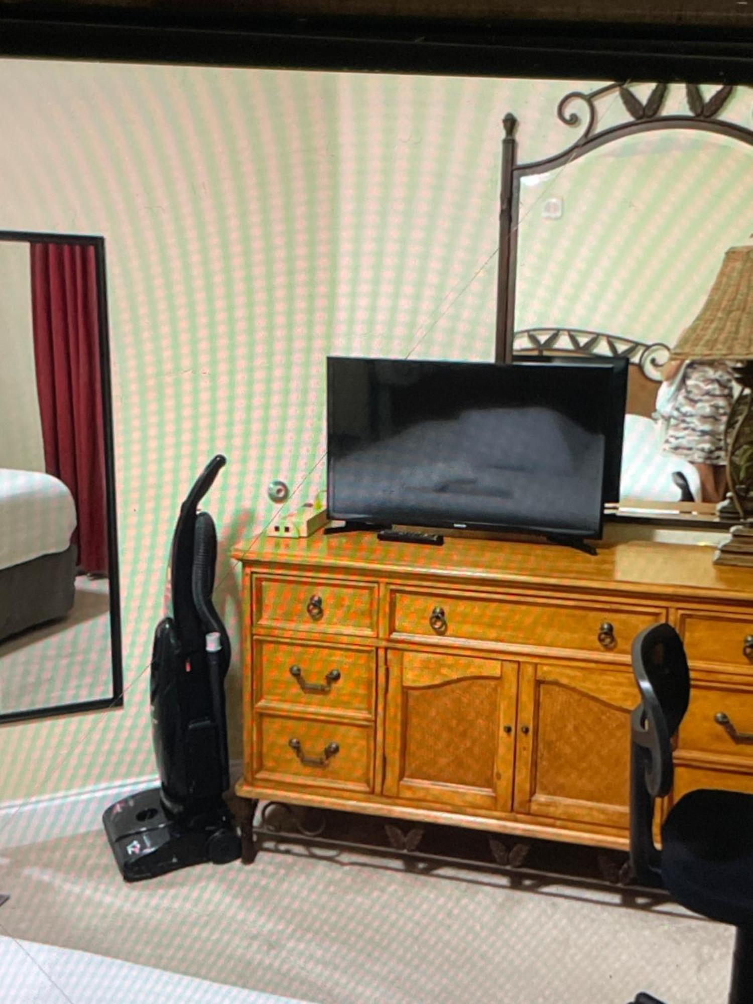 Disney Just 1 And A Quarter Mile Away, Blue Heron 1 Room 2 Bath,Amenities,6 Guests, Walk To Restaurants, No Fees At Check In 奥兰多 外观 照片