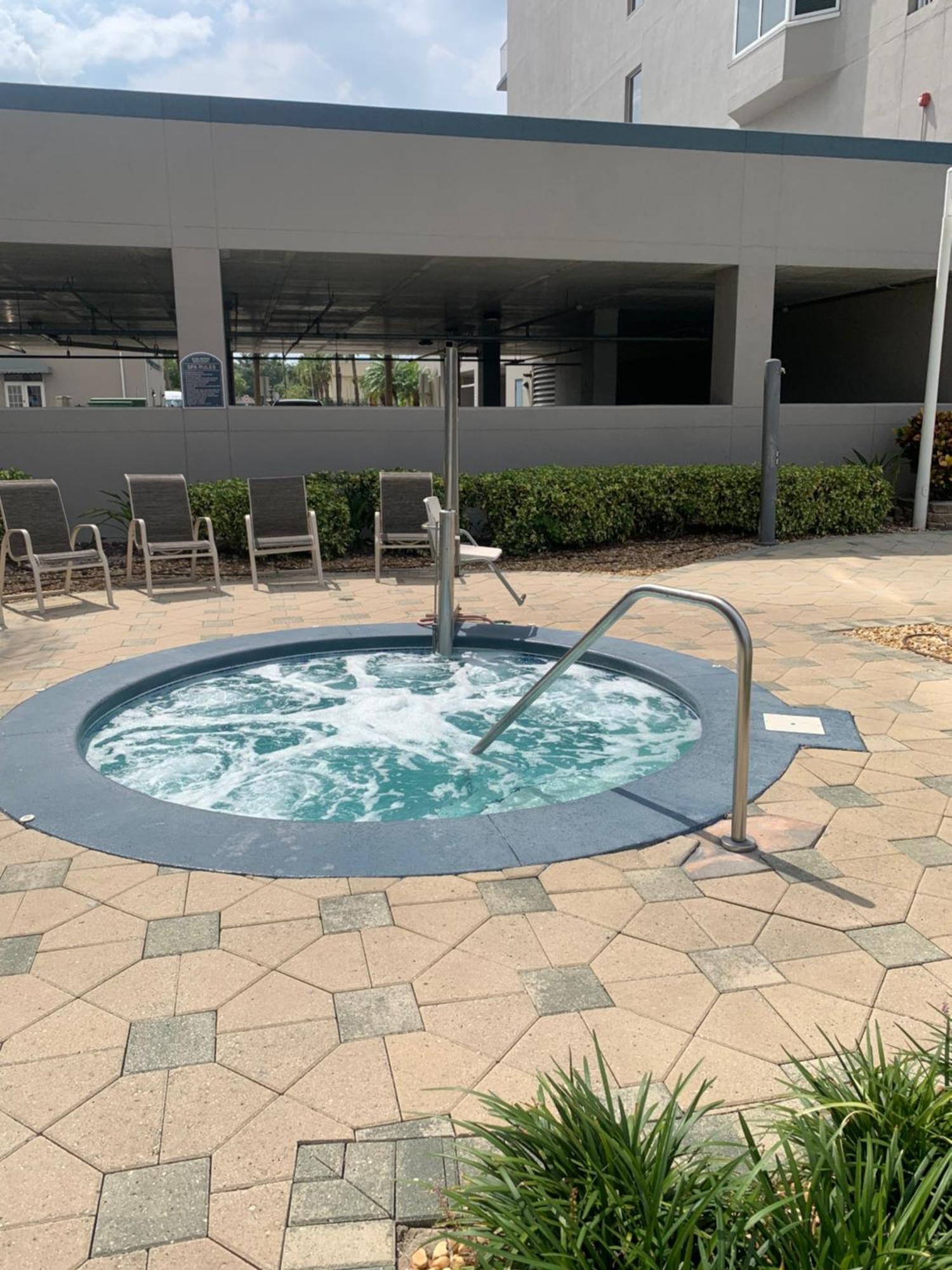 Disney Just 1 And A Quarter Mile Away, Blue Heron 1 Room 2 Bath,Amenities,6 Guests, Walk To Restaurants, No Fees At Check In 奥兰多 外观 照片